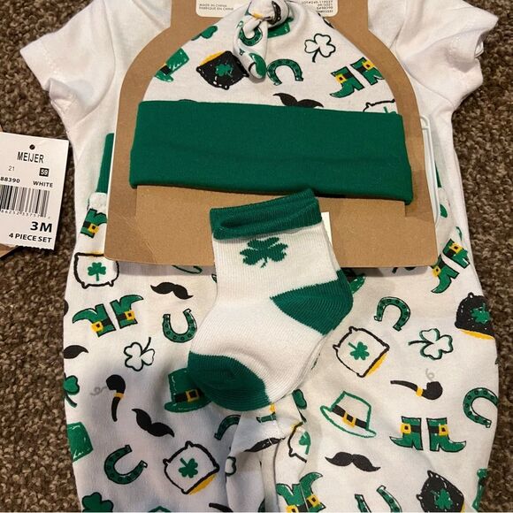 St. Patricks Day Who Needs Luck With All This Charm Baby 4pc Size 0-3mo NWT 🏷 - Picture 7 of 11